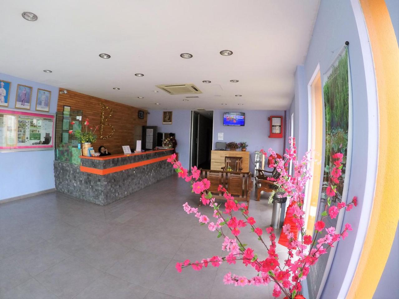 Hotel Bestari Kuala Lipis Extérieur photo